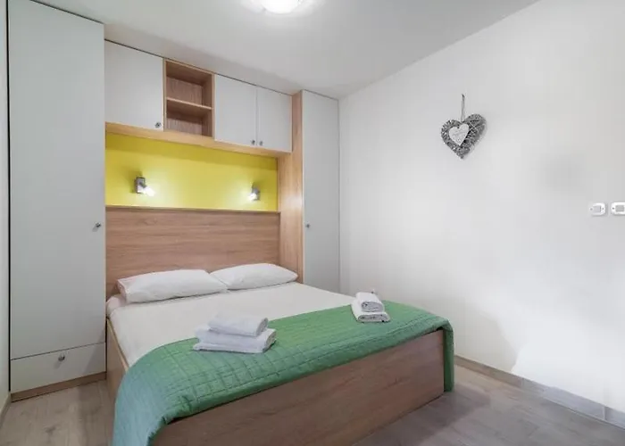 Apartment House *