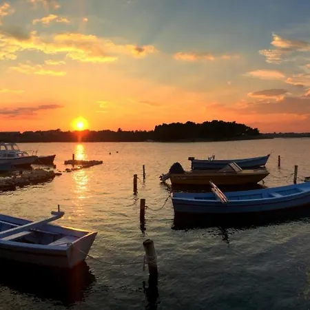 House アパート *