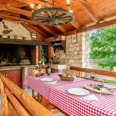 House アパート *