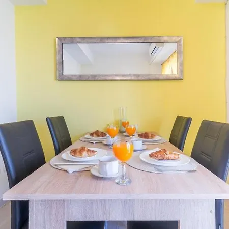 Appartamento House Nin